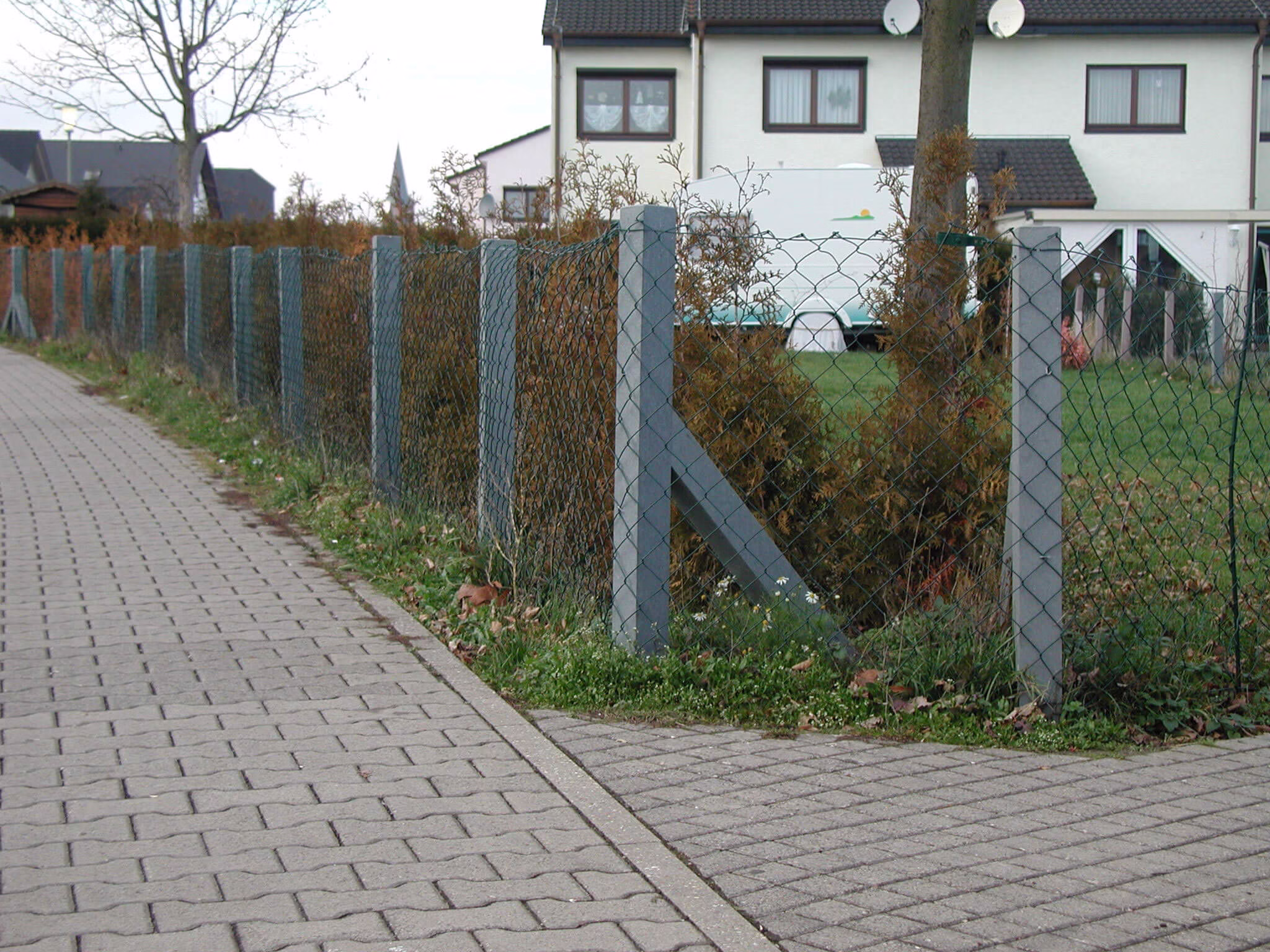 Profile czworokątne z zaostrzeniem z recyklingu tworzyw sztucznych