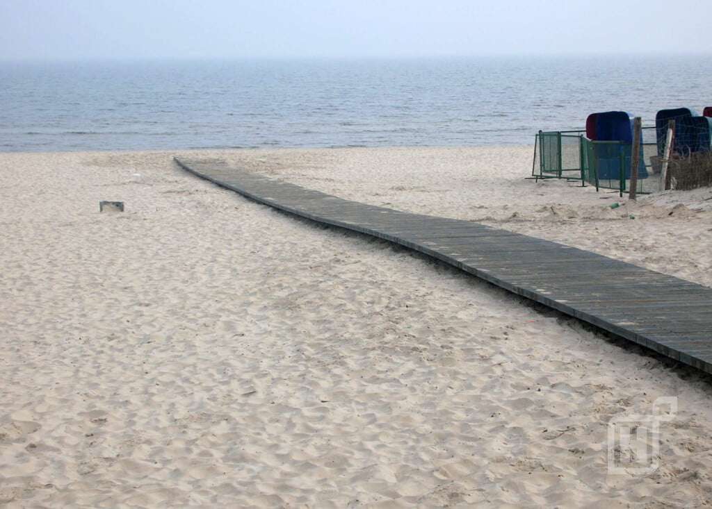 Zejście na plażę w Kołobrzegu